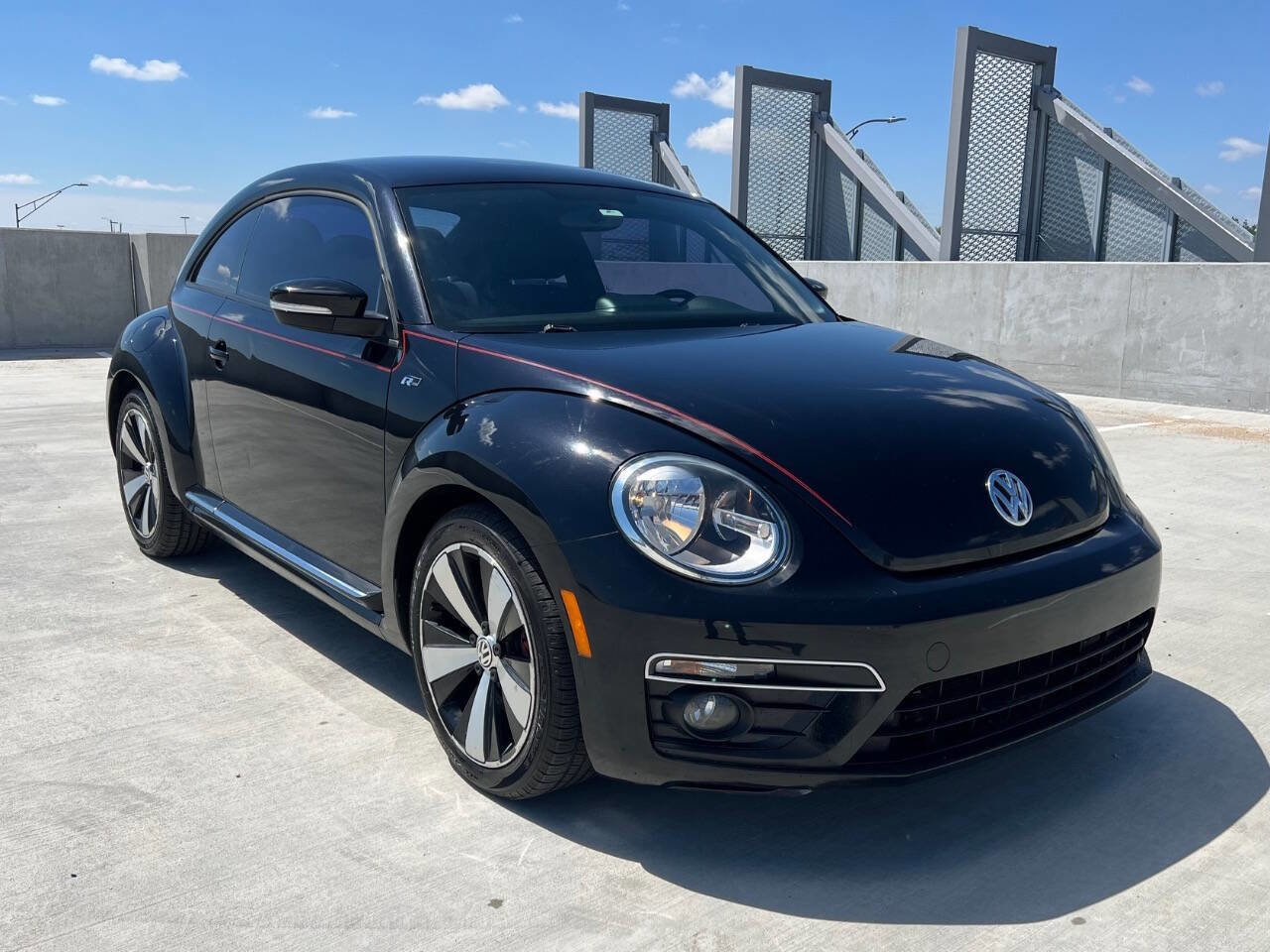 Used 2014 Volkswagen Beetle R-Line FWD image 3