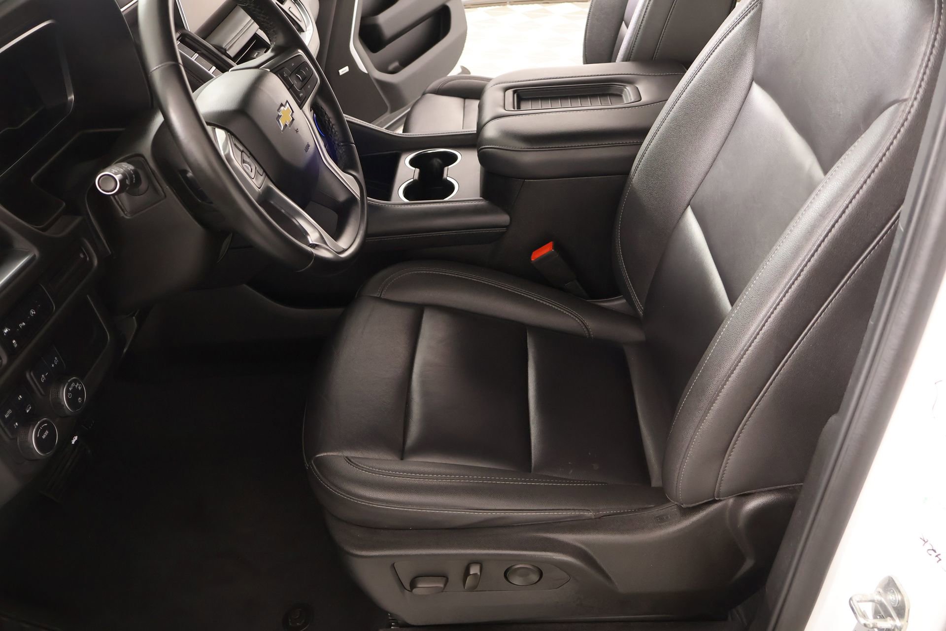 Used 2024 Chevrolet Tahoe LT image 11