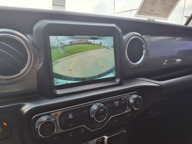 Used 2022 Jeep Wrangler Unlimited Sahara AWD/4WD image 28