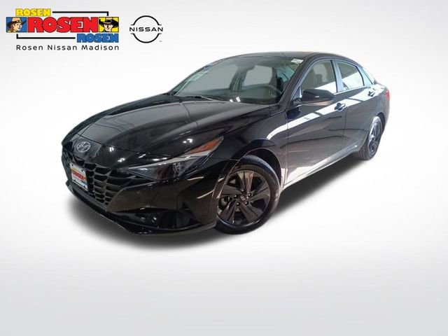 Used 2023 Hyundai Elantra SEL image 1