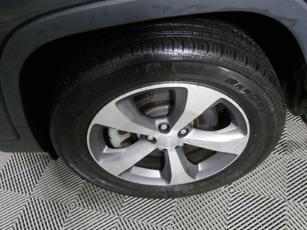 Used 2022 Jeep Cherokee Limited image 10