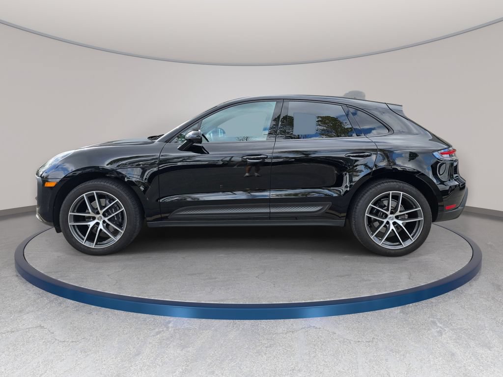 Used 2023 Porsche Macan AWD/4WD image 9