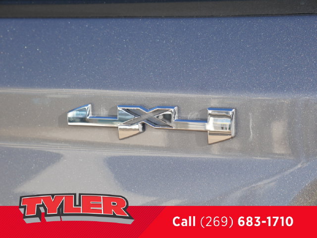 Used 2024 GMC Canyon Elevation w/ Elevation Premium Package AWD/4WD image 13