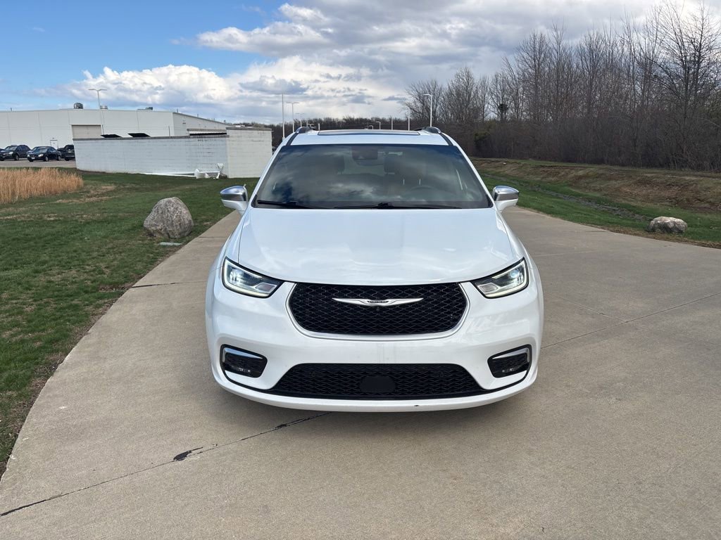 Used 2022 Chrysler Pacifica Pinnacle FWD image 12