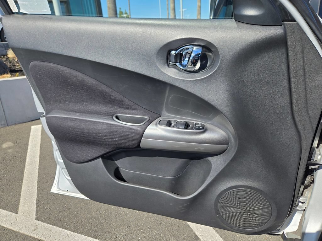 Used 2016 Nissan Juke S FWD image 15