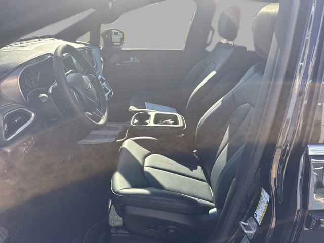 New 2026 Chrysler Pacifica Select image 14