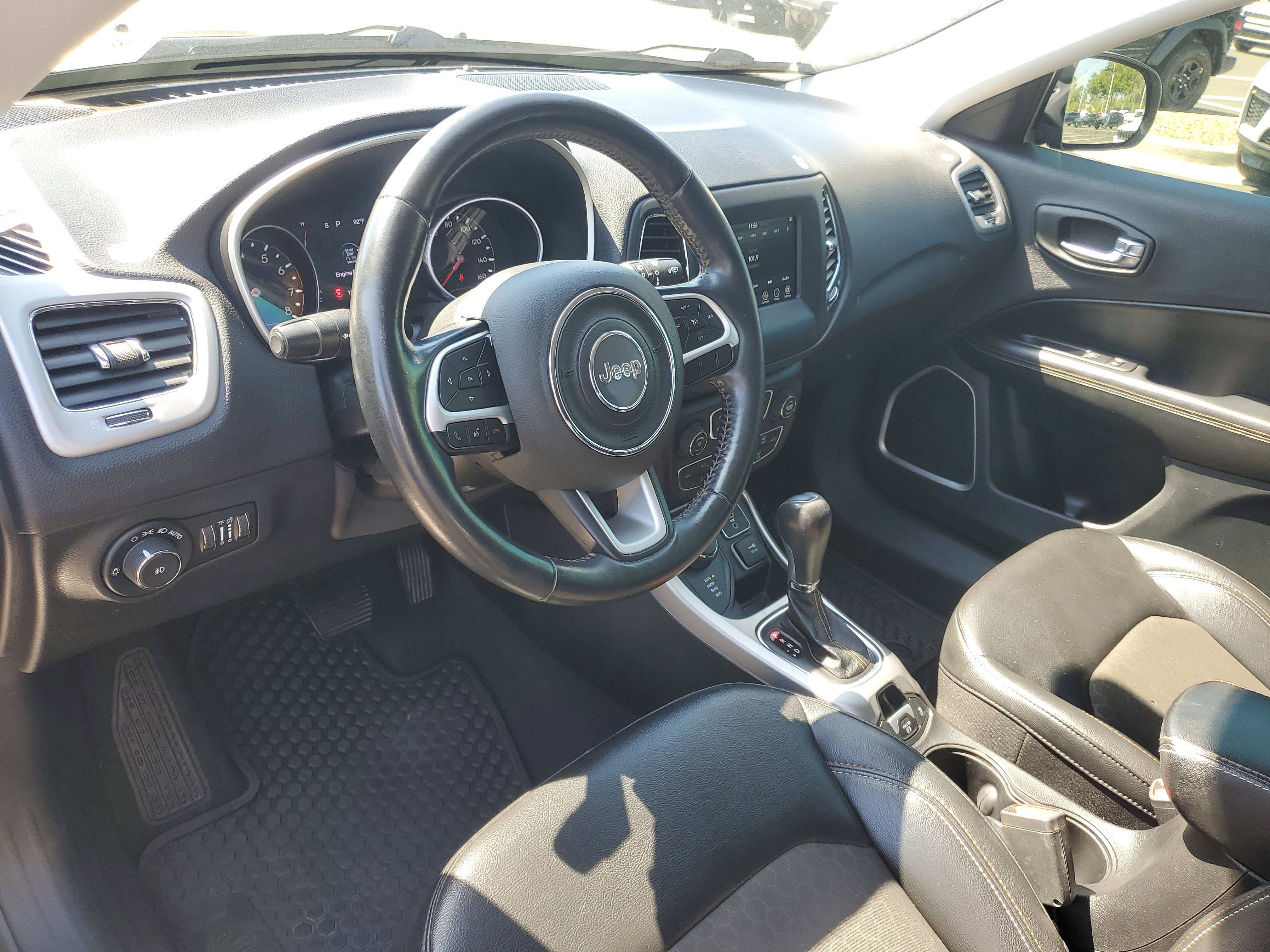 Used 2020 Jeep Compass Latitude w/ Cold Weather Group image 10