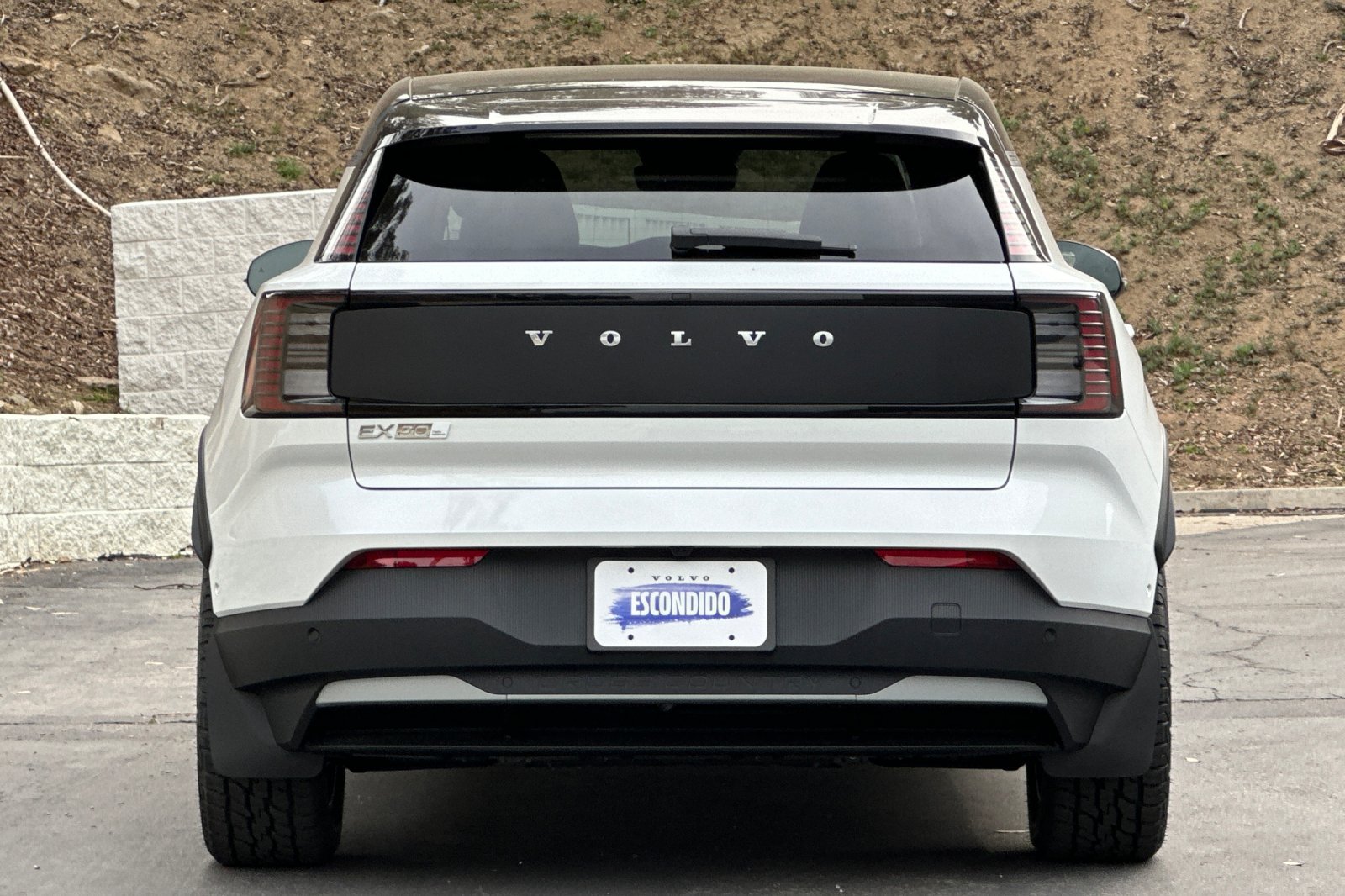 New 2026 Volvo EX30 Cross Country Ultra w/ Protection Package AWD/4WD image 5