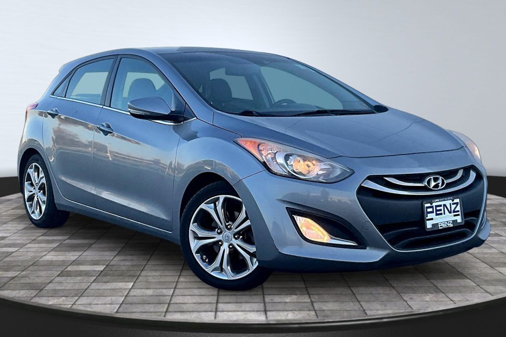 Used 2015 Hyundai Elantra GT w/ Option Group 03 FWD image 3