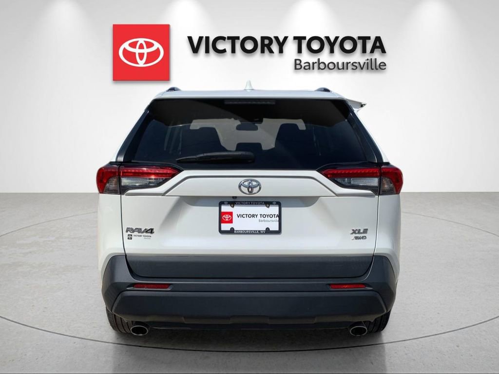 Used 2021 Toyota RAV4 XLE Premium AWD/4WD image 4
