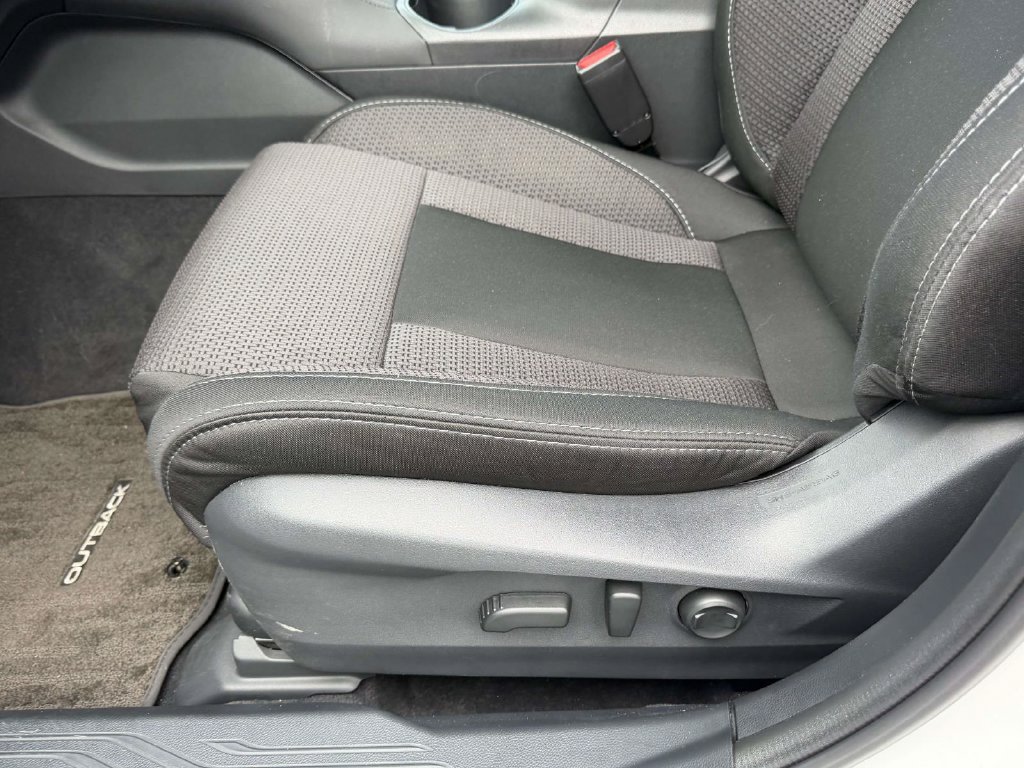 Certified 2025 Subaru Outback Premium AWD/4WD image 17