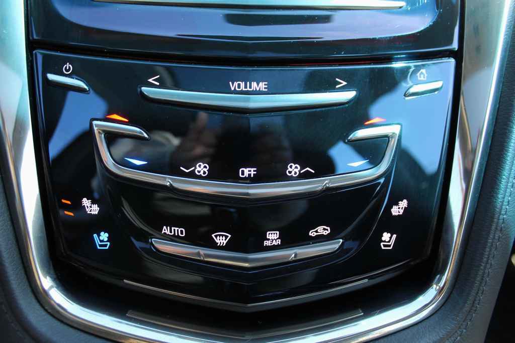 Used 2019 Cadillac CTS Luxury RWD image 22