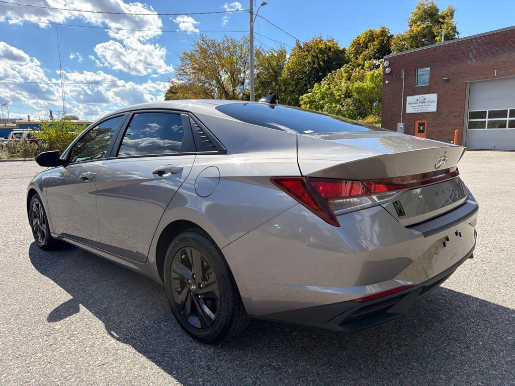 Used 2021 Hyundai Elantra SEL FWD image 4