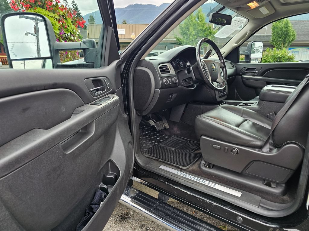 Used 2012 Chevrolet Silverado 3500 LTZ w/ LTZ Plus Package AWD/4WD image 23