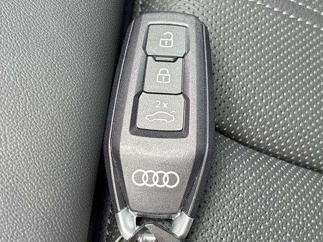 Used 2025 Audi A6 e-tron Premium Plus w/ Premium Plus RWD image 46