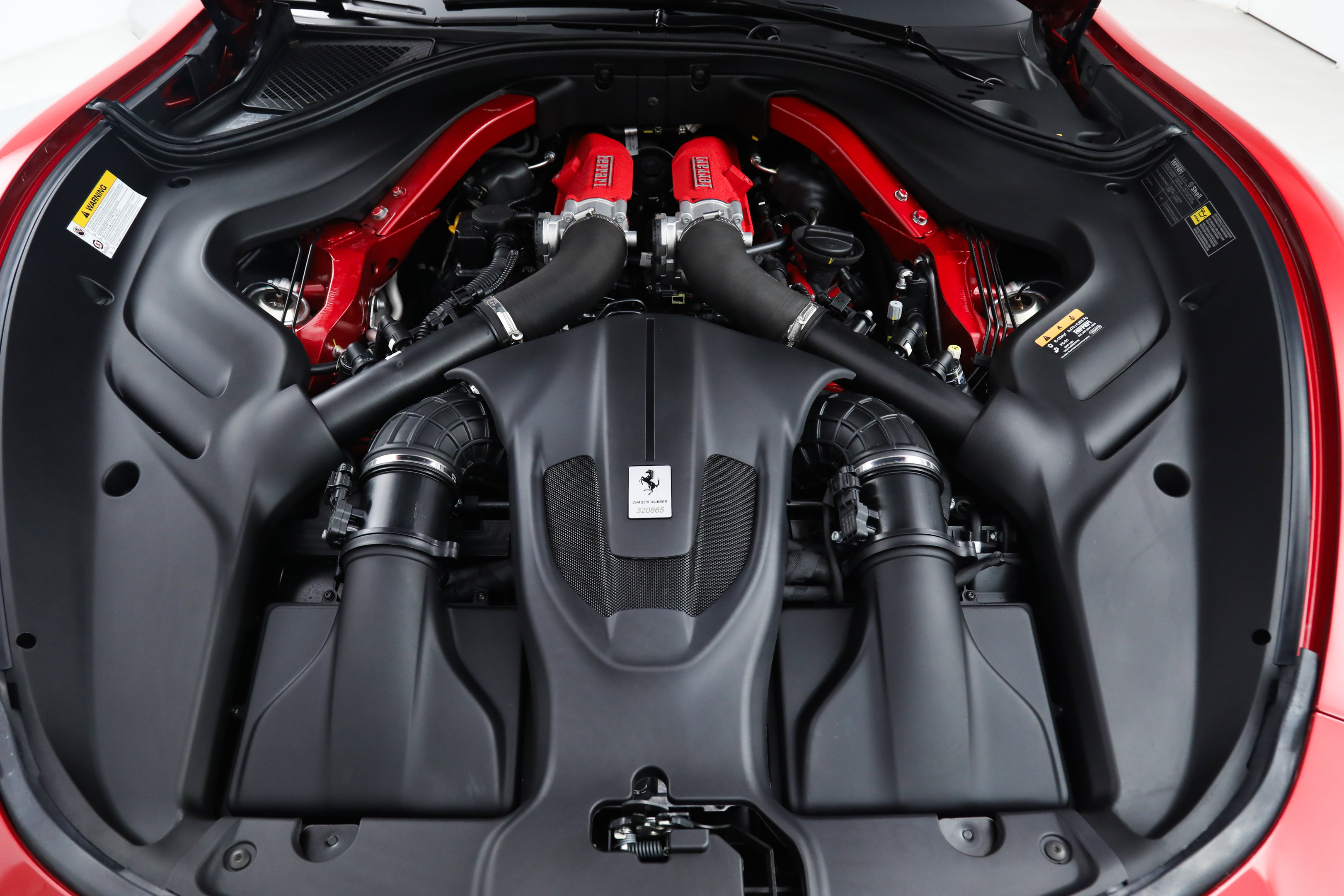 Certified 2025 Ferrari Roma Spider RWD image 38