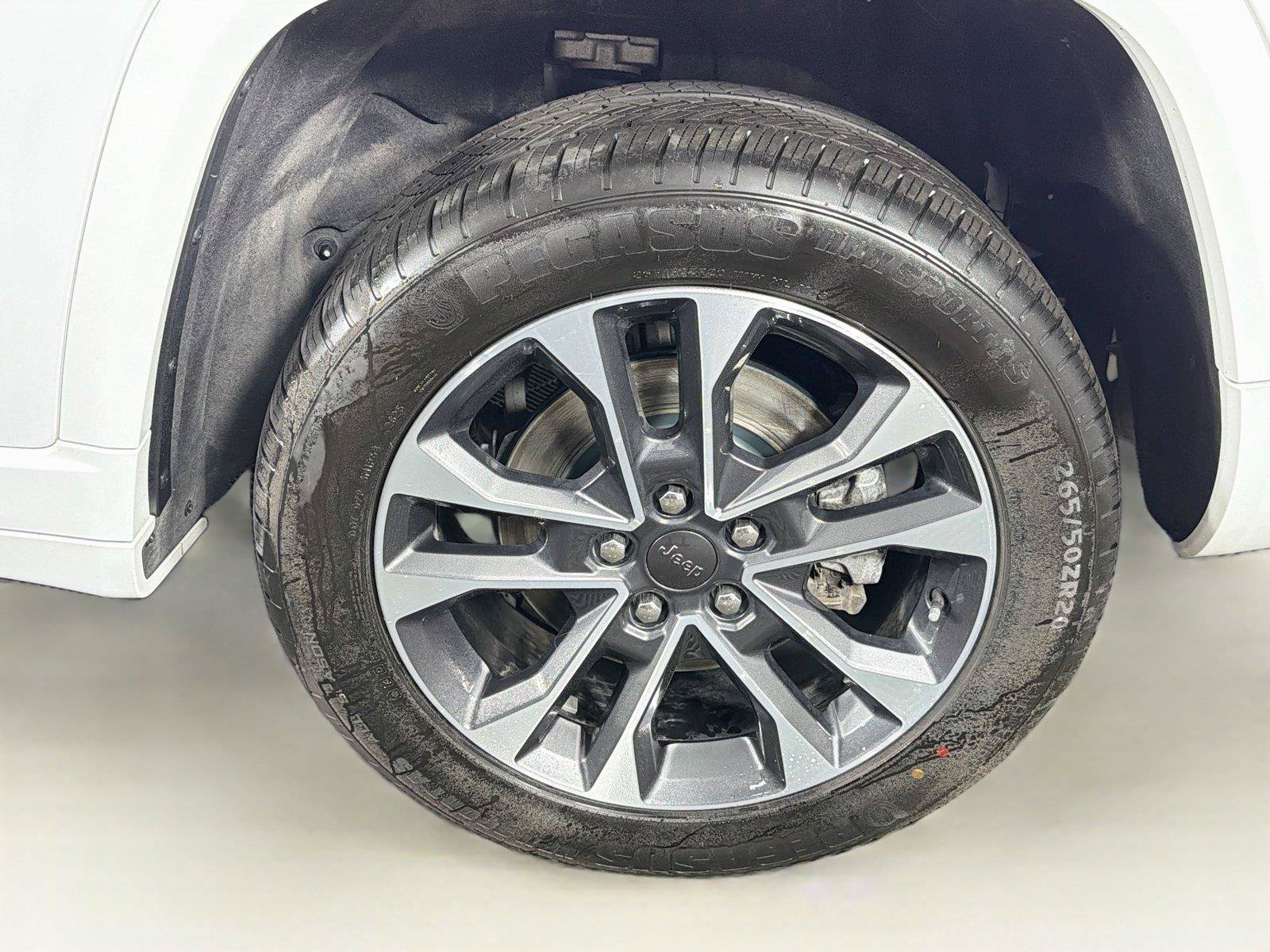 Used 2023 Jeep Grand Cherokee L Overland w/ Luxury Tech Group IV AWD/4WD image 36