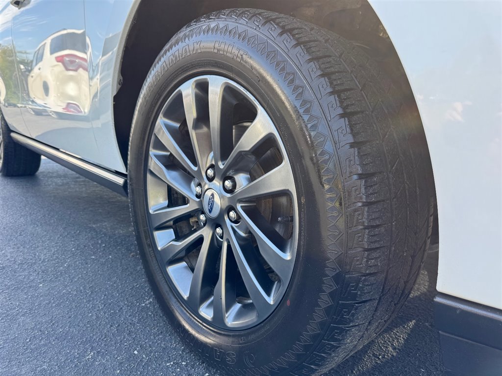 Used 2021 Ford Expedition Limited image 9