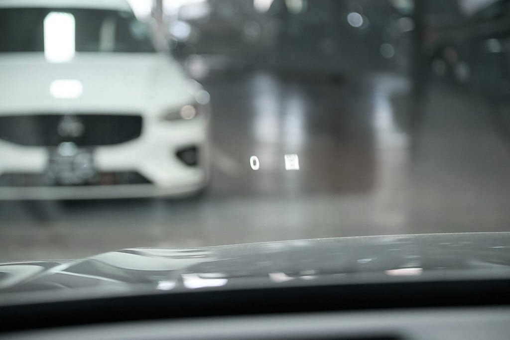 Certified 2023 Volvo XC60 B5 Ultimate w/ Climate Package image 27