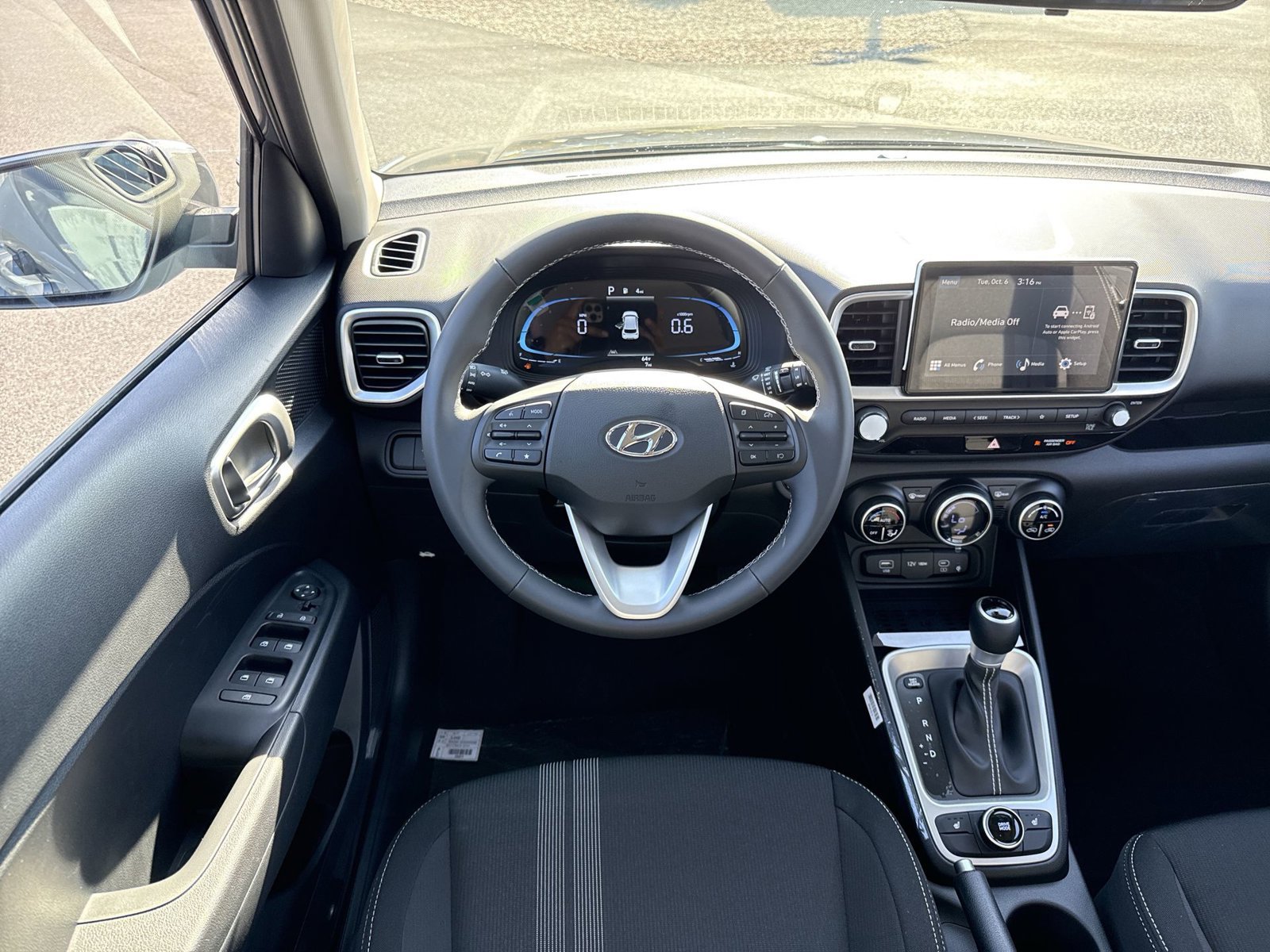 New 2026 Hyundai Venue SEL FWD image 15