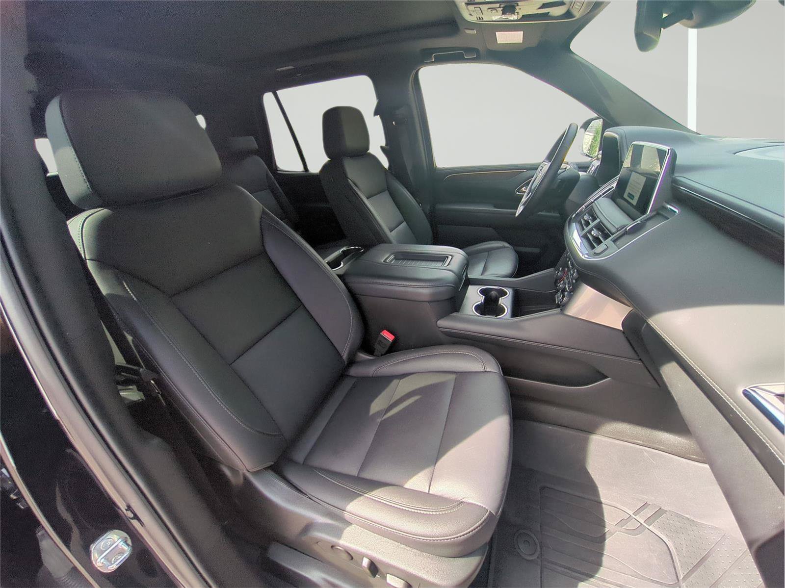 Used 2024 Chevrolet Tahoe Z71 w/ Luxury Package AWD/4WD image 38