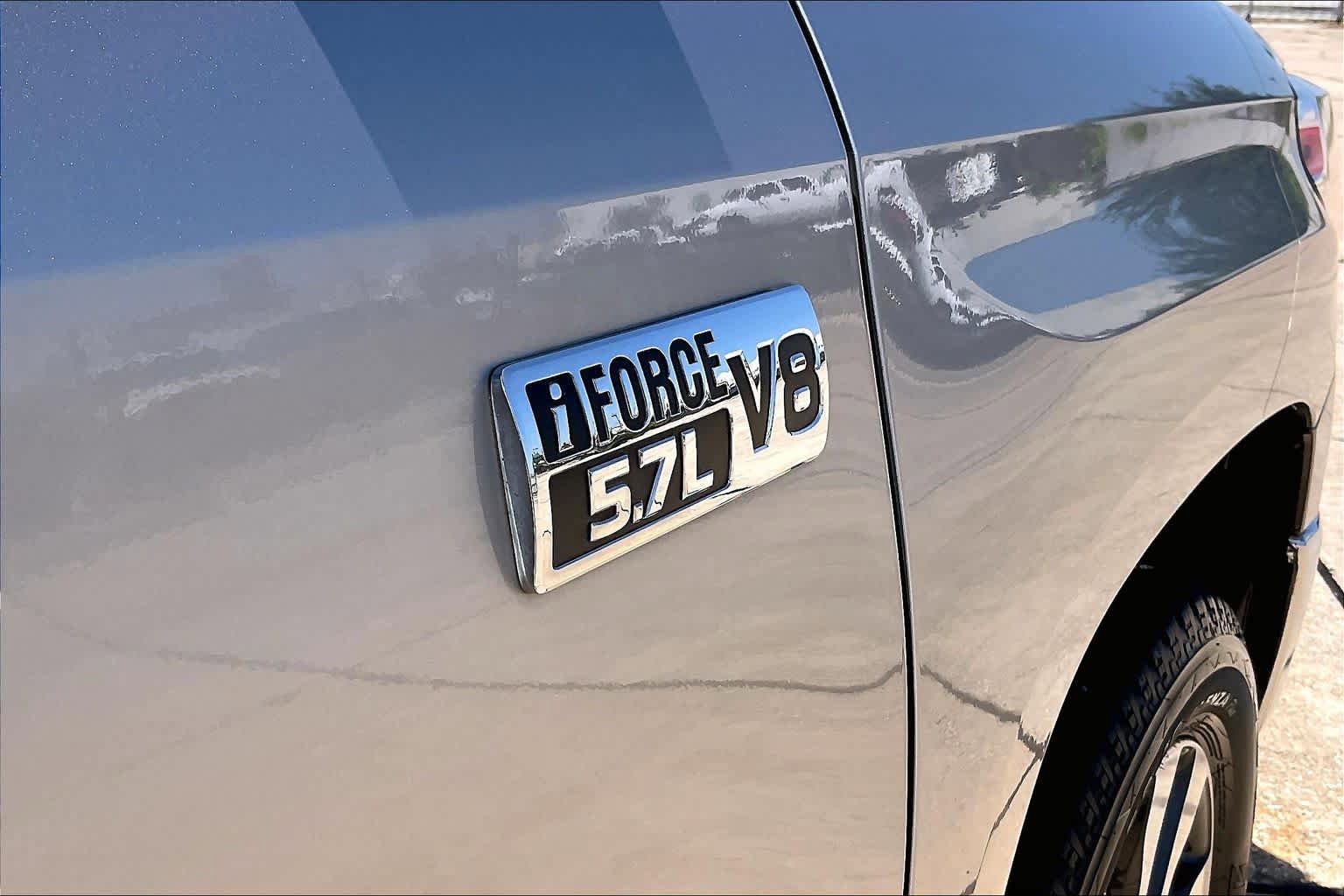 Used 2020 Toyota Tundra Limited w/ Limited Premium Package RWD image 10