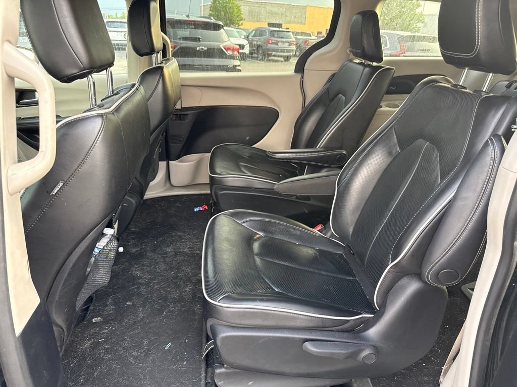 Used 2022 Chrysler Pacifica Limited FWD image 15