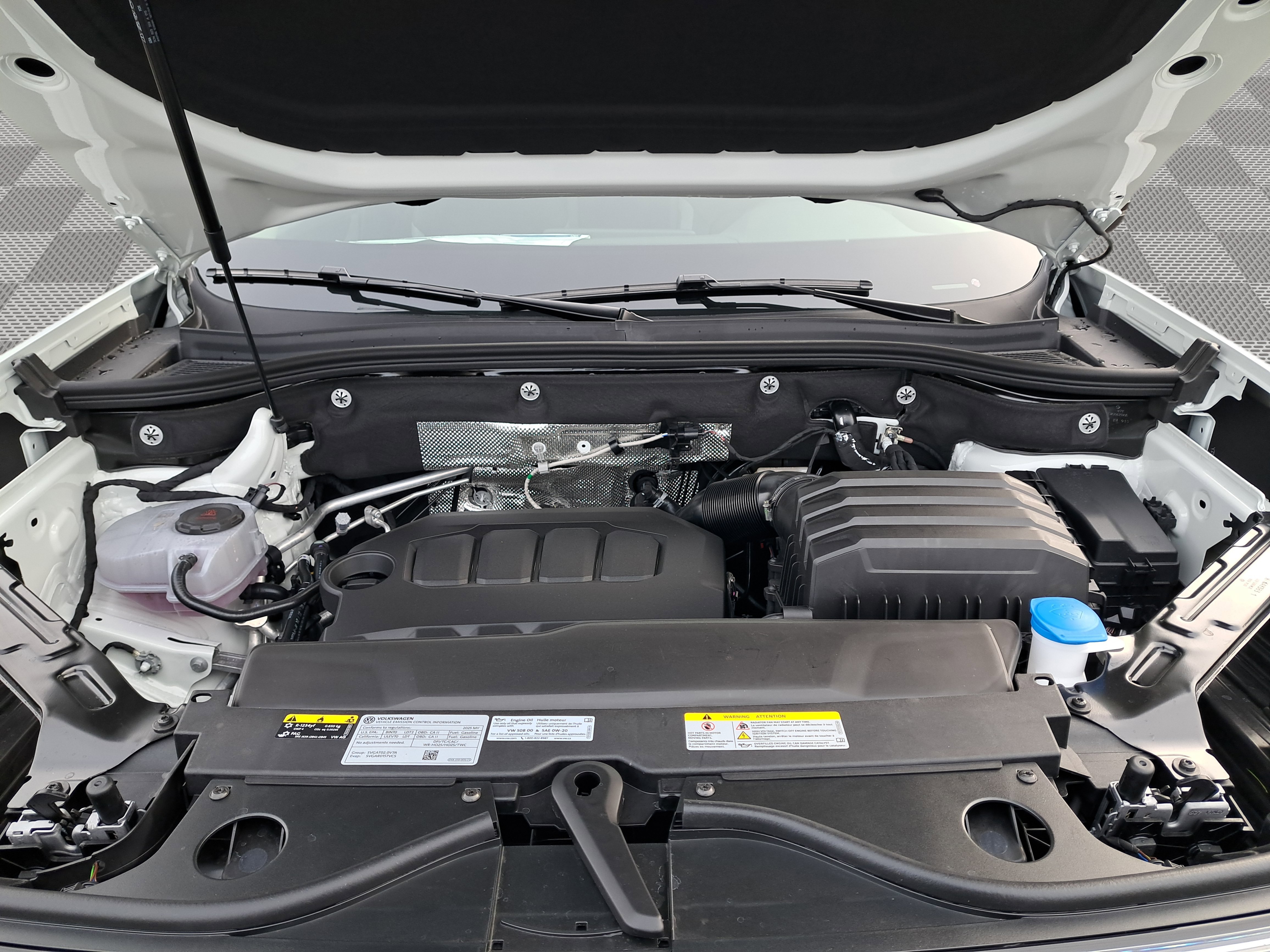 New 2025 Volkswagen Atlas Peak Edition SE image 27