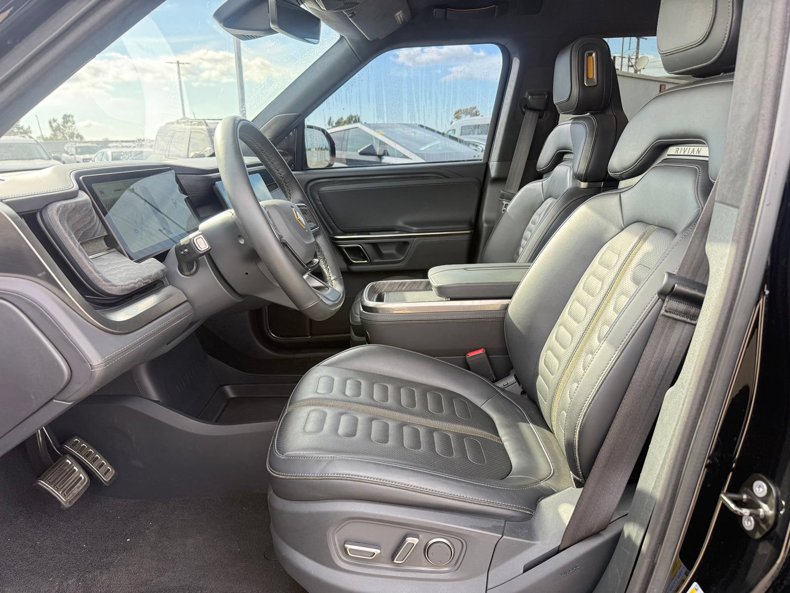 Used 2022 Rivian R1T Adventure AWD/4WD image 5