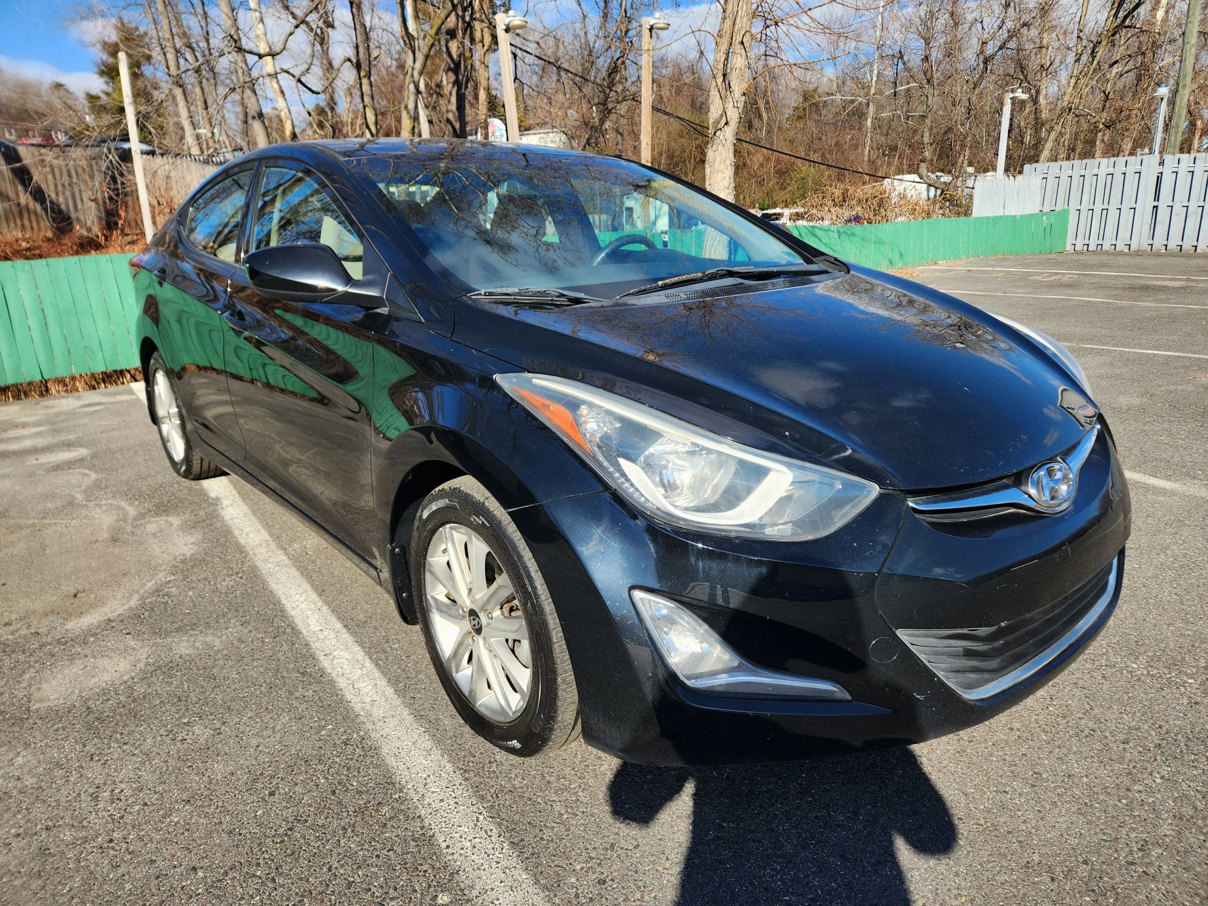 Used 2015 Hyundai Elantra SE w/ Option Group 02 FWD image 3
