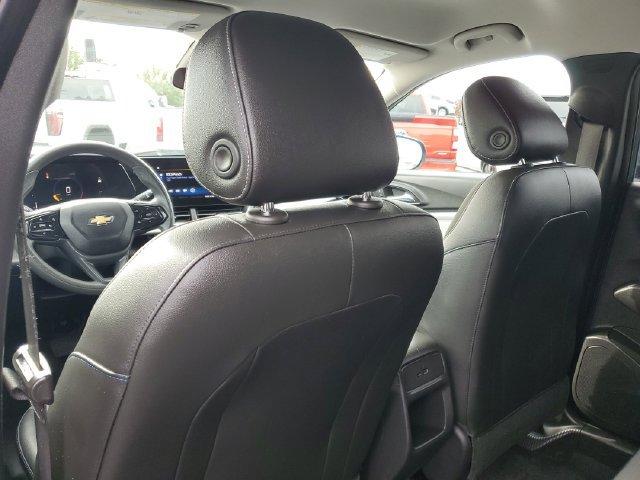 Used 2025 Chevrolet Trax LT FWD image 28