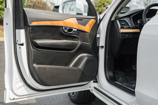 Used 2023 Volvo XC90 B6 Plus w/ Protection Package image 38