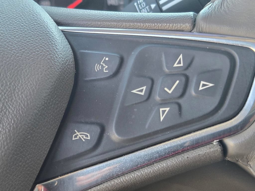 Used 2017 Chevrolet Malibu LT FWD image 31