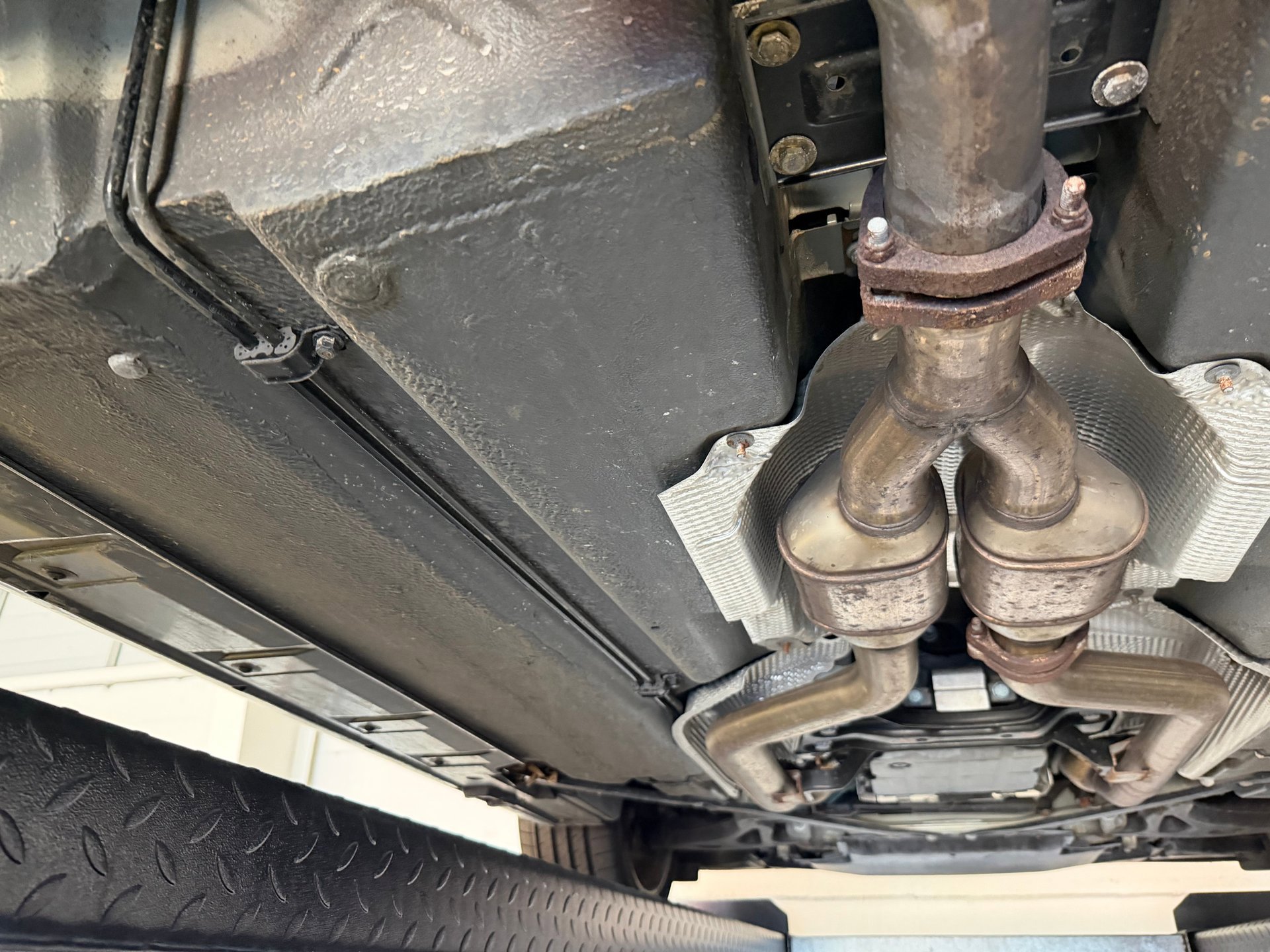 Used 2005 Chrysler Crossfire Limited image 83