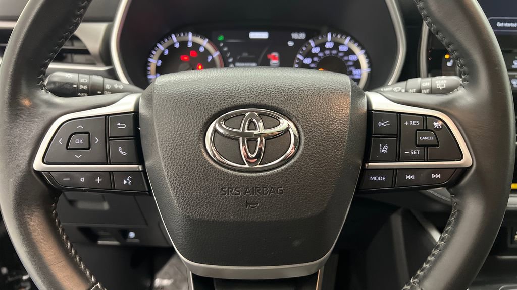 Used 2023 Toyota Highlander XLE image 17