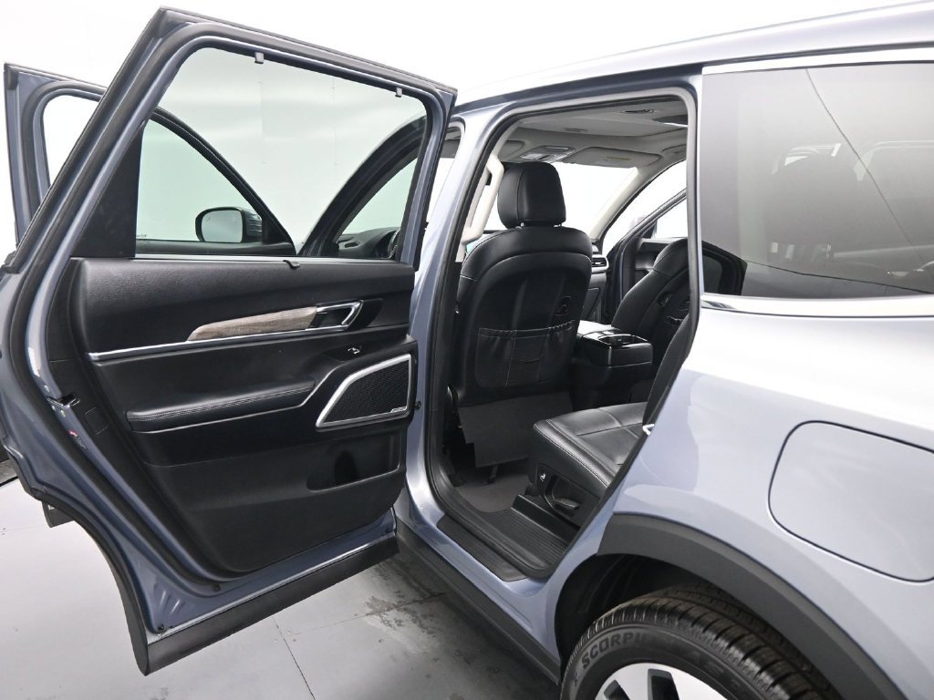 Used 2021 Kia Telluride EX w/ EX Premium Package FWD image 18