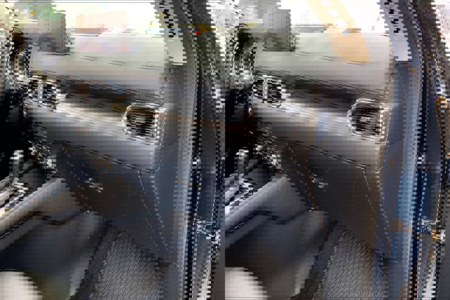 Used 2021 MAZDA CX-5 Touring image 18