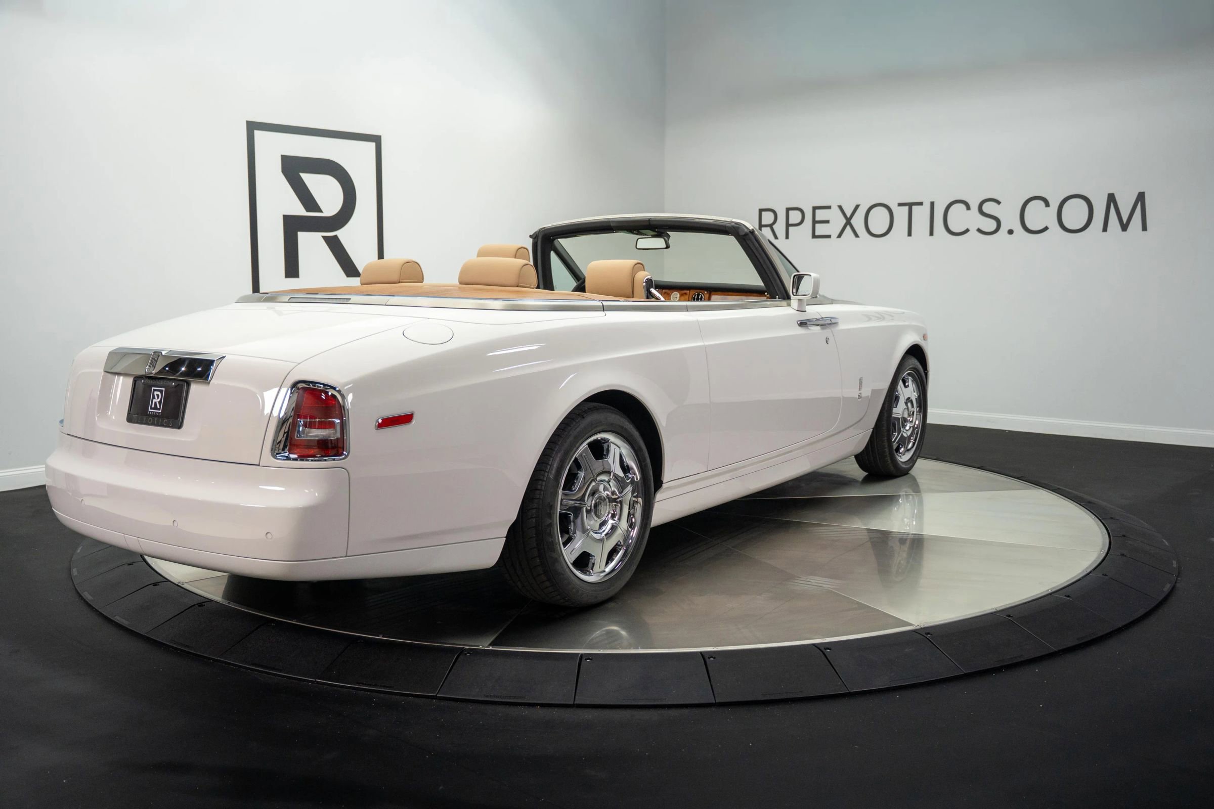 Used 2009 Rolls-Royce Phantom Drophead Coupe image 16