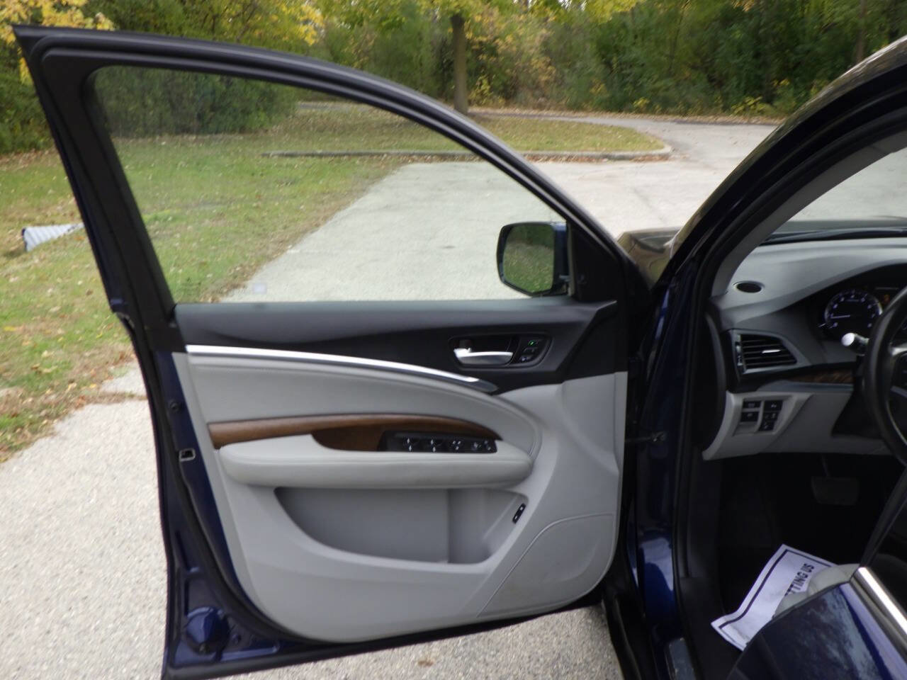 Used 2020 Acura MDX SH-AWD w/ Technology Package image 9