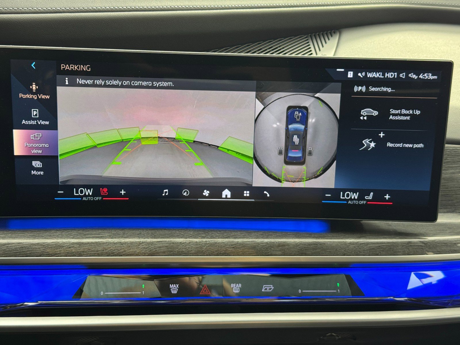 Used 2024 BMW i7 xDrive60 w/ Executive Package image 32