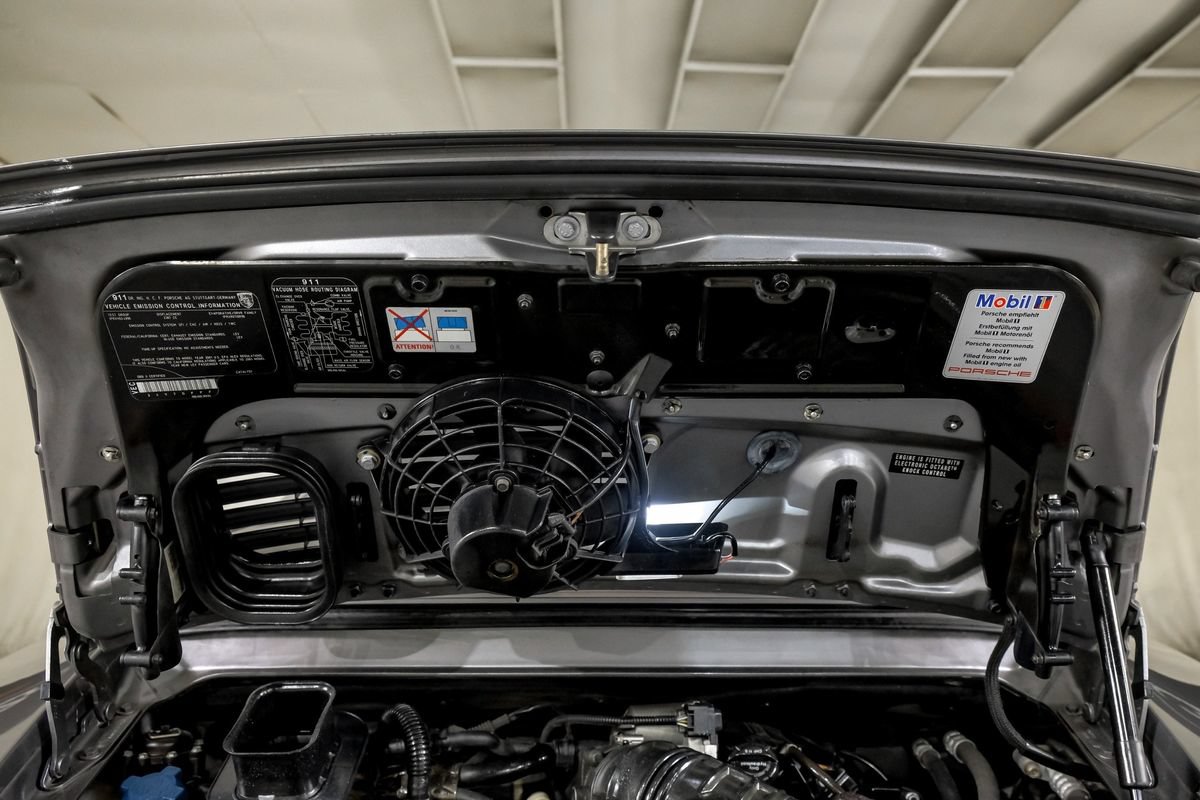 Used 2001 Porsche 911 Carrera RWD image 40