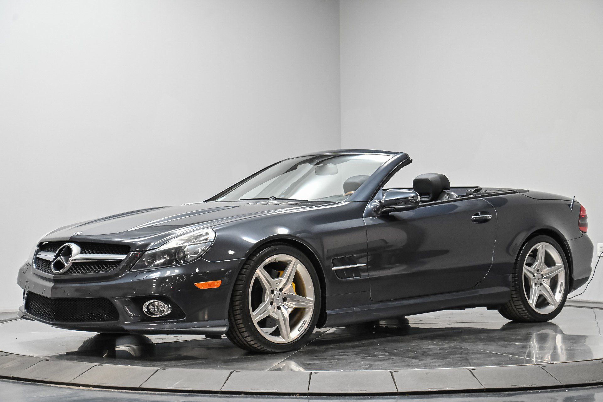 Used 2009 Mercedes-Benz SL 550 image 2