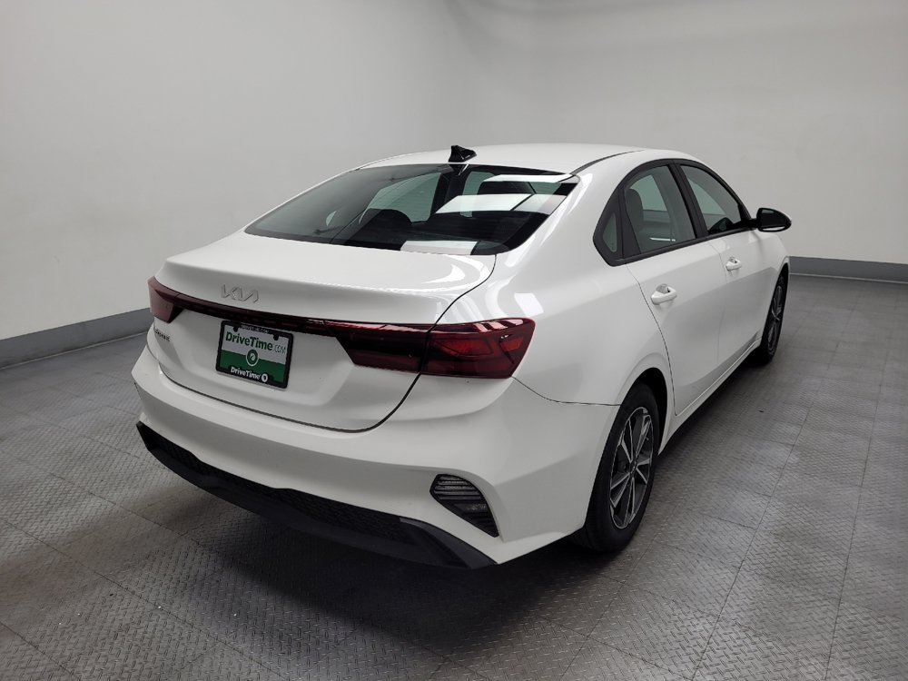 Used 2023 Kia Forte LXS w/ LXS Technology Package FWD image 9