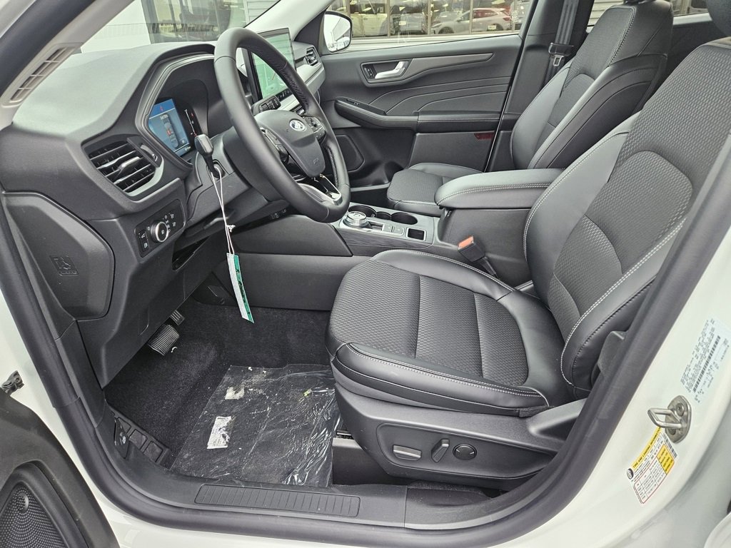 New 2026 Ford Escape SE image 11