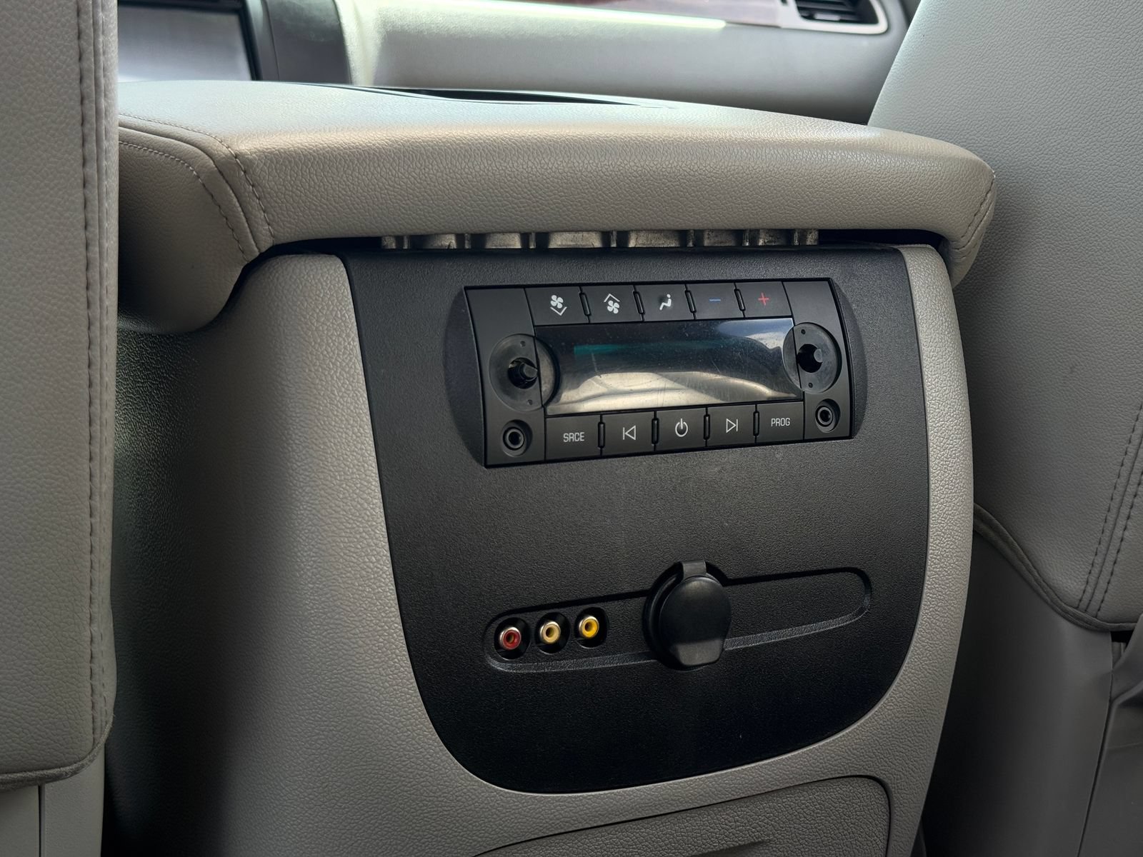 Used 2014 Chevrolet Suburban LT AWD/4WD image 22