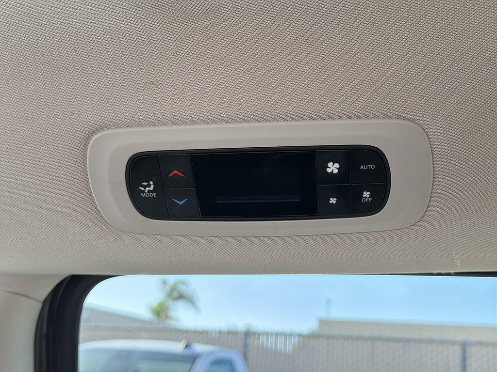 Used 2023 Chrysler Pacifica Touring-L FWD image 40