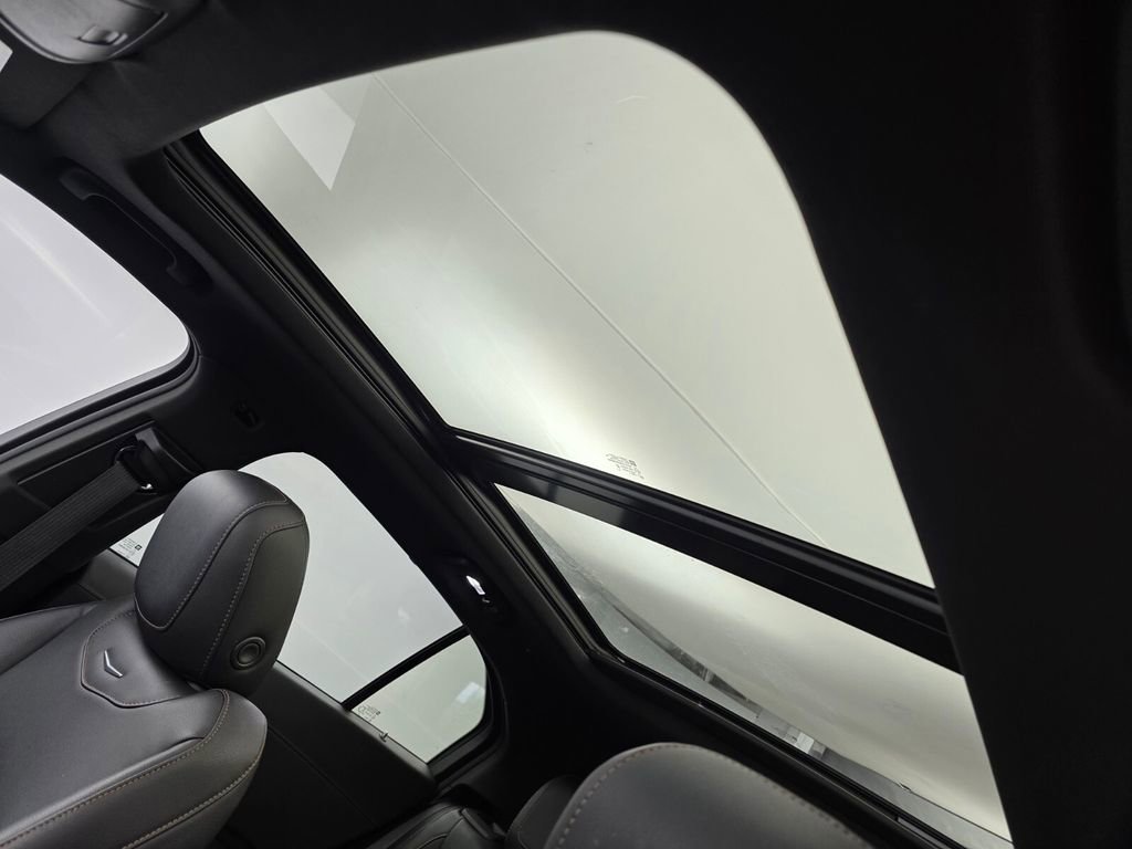 Used 2023 Cadillac XT4 Sport FWD image 12