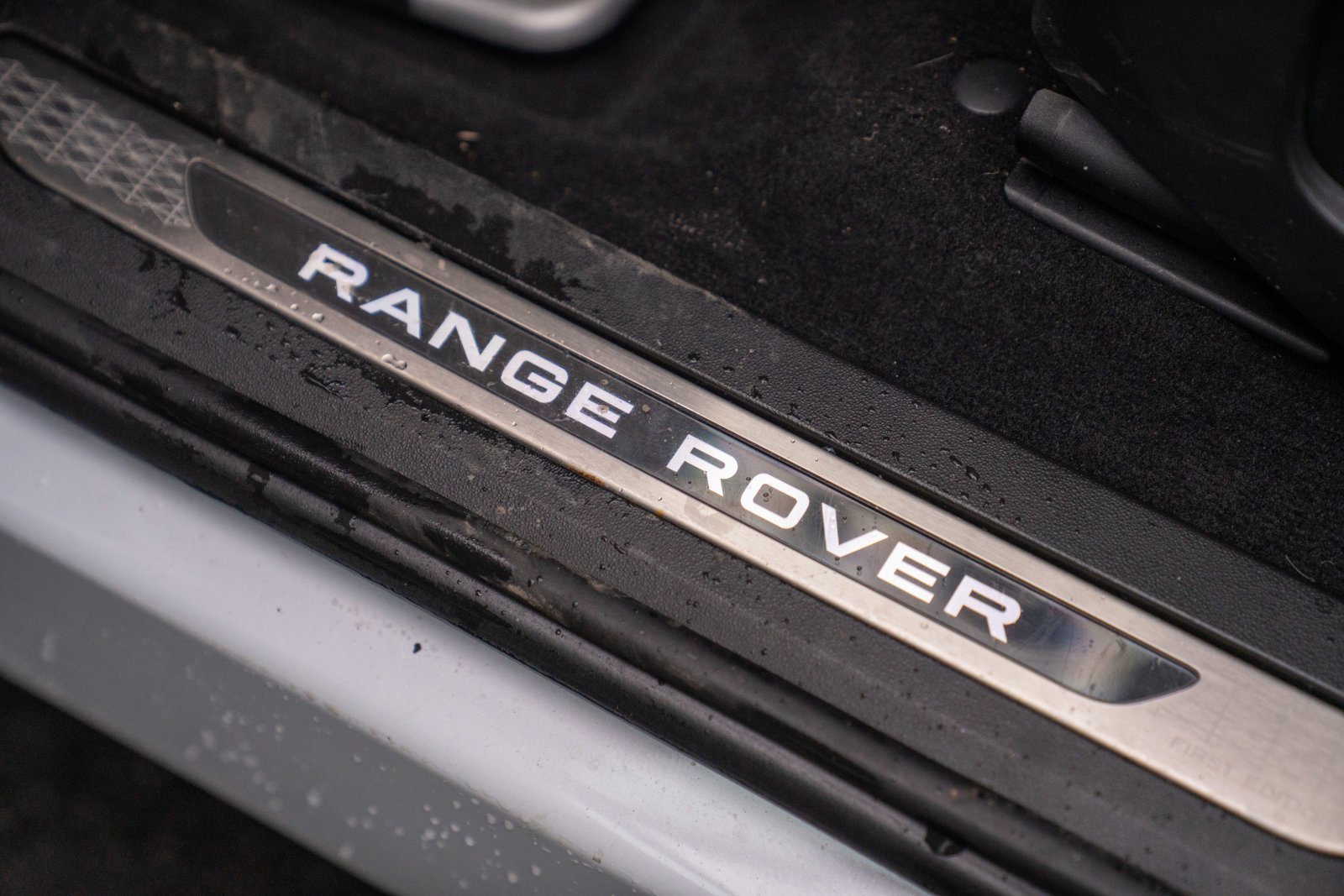 Used 2020 Land Rover Range Rover Evoque First Edition image 12
