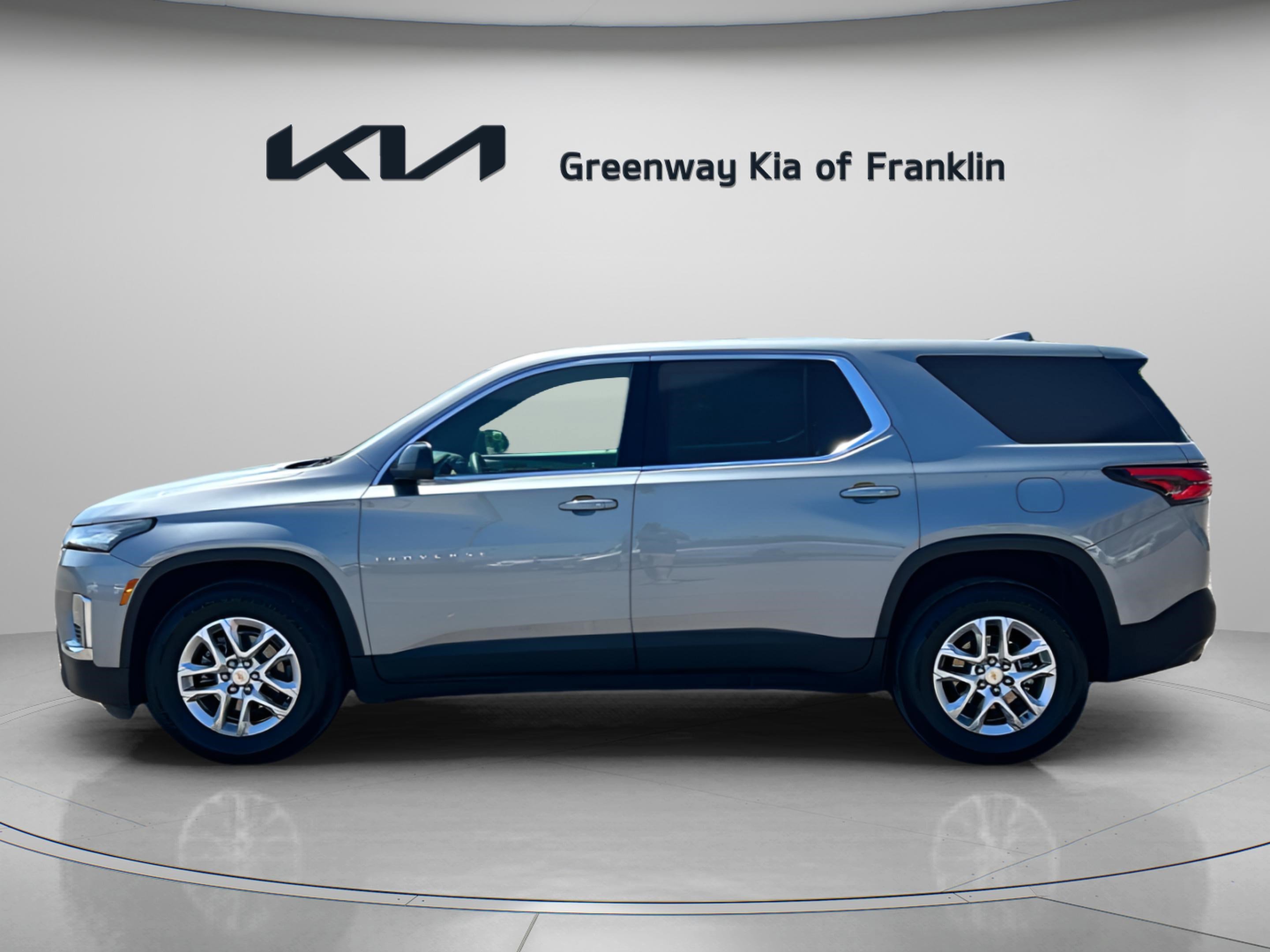 Used 2023 Chevrolet Traverse LS FWD image 5