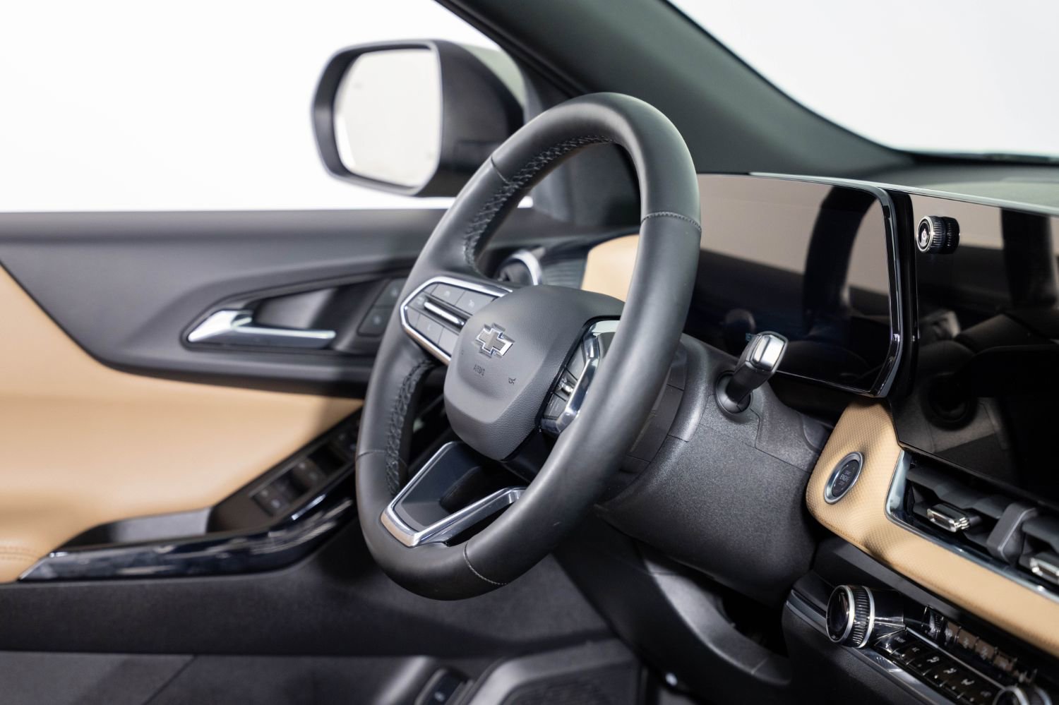 Used 2025 Chevrolet Equinox ACTIV w/ Safety and Technology Package image 28